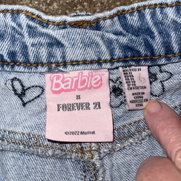 Barbie x Forever 21 Women's Distressed Denim Cut-Off  Shorts size 31. B3 - Picture 6 of 6